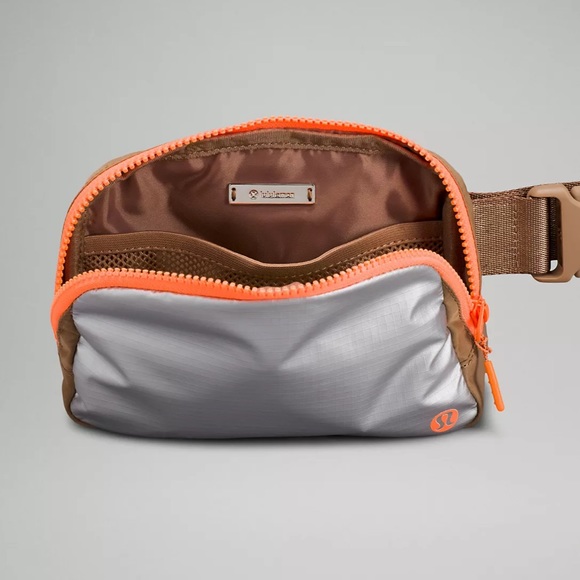 ❤️ Lululemon Rare Silver Brown and Orange Everywhere Belt Bag SVME/SNDN/HIOR NWT - Picture 5 of 15